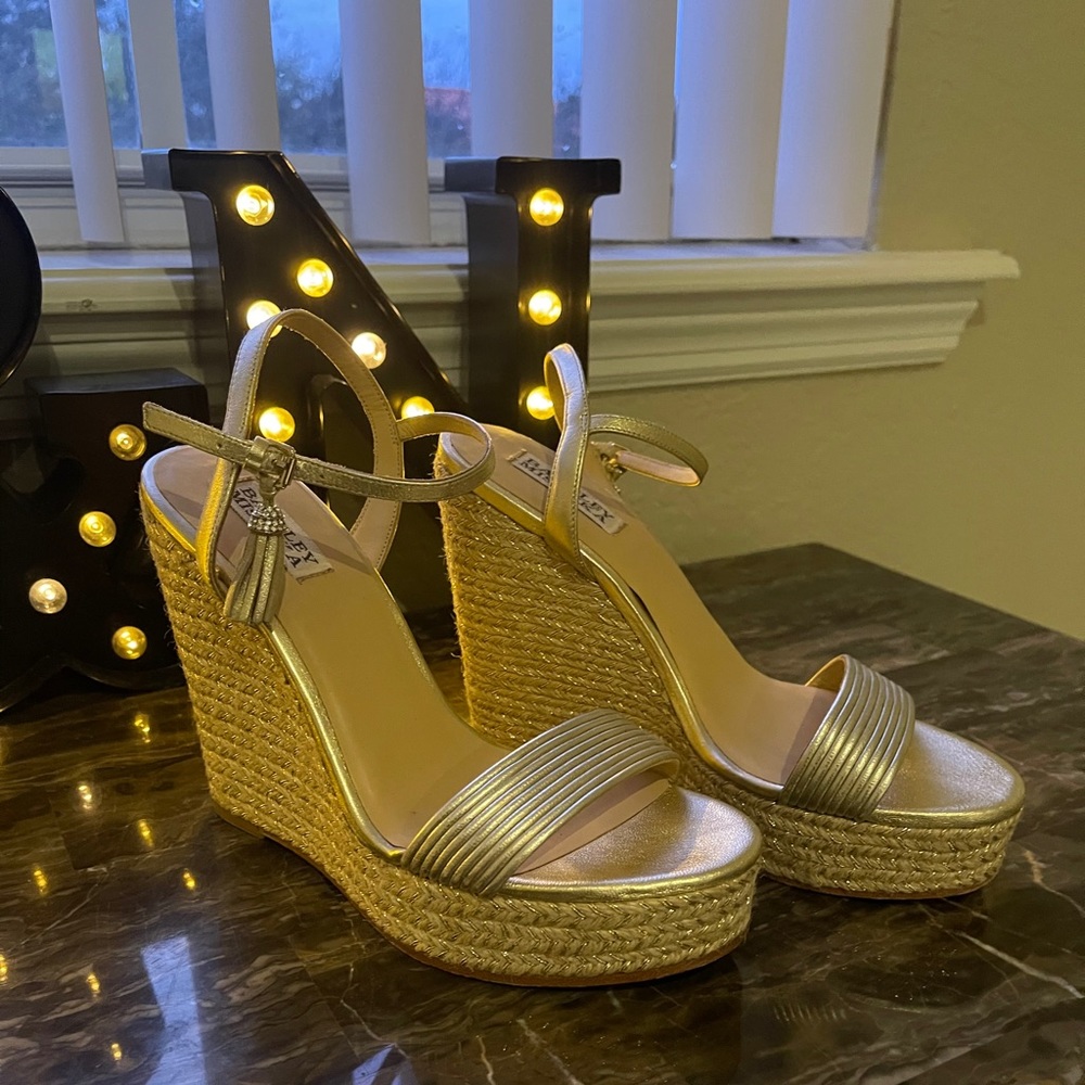 Badgley Mischka Trace Platform Wedge Sz 8.5